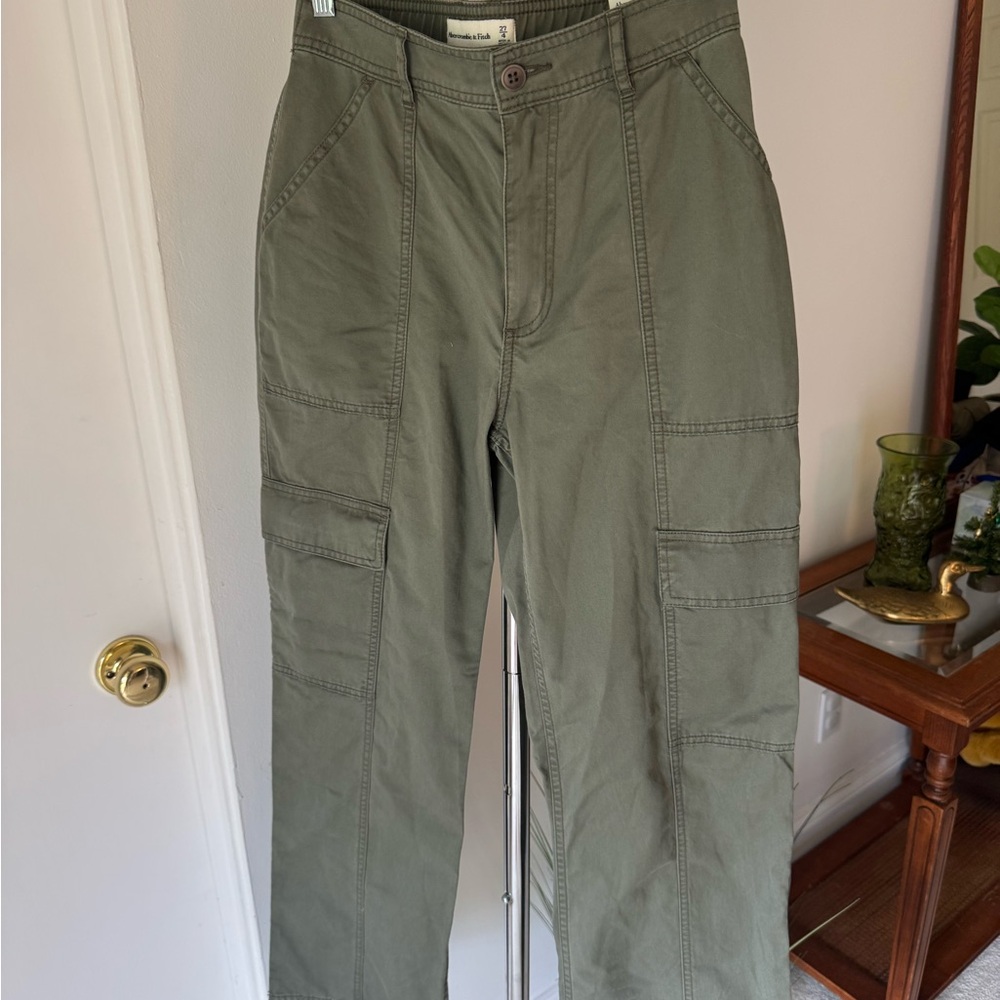 NWT Abercrombie & Fitch Green Cargo Pants
